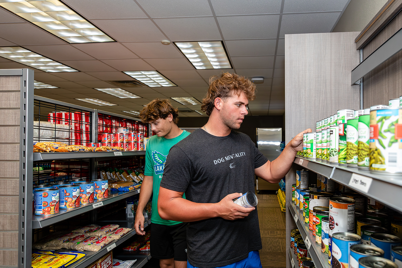 Students shopping at Lake Sumter food pantry